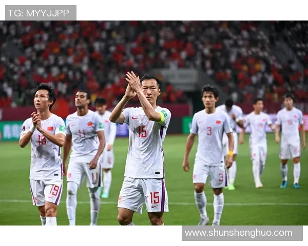 中国足球队在与关岛的比赛中展现实力取得胜利的精彩瞬间回顾